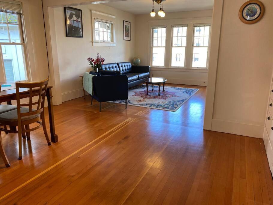 Historic Downtown Riverview Flat, No 3 Astoria Esterno foto
