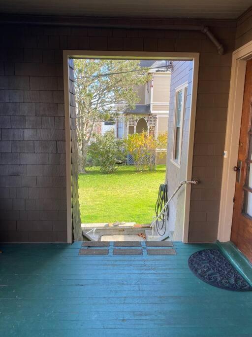 Historic Downtown Riverview Flat, No 3 Astoria Esterno foto