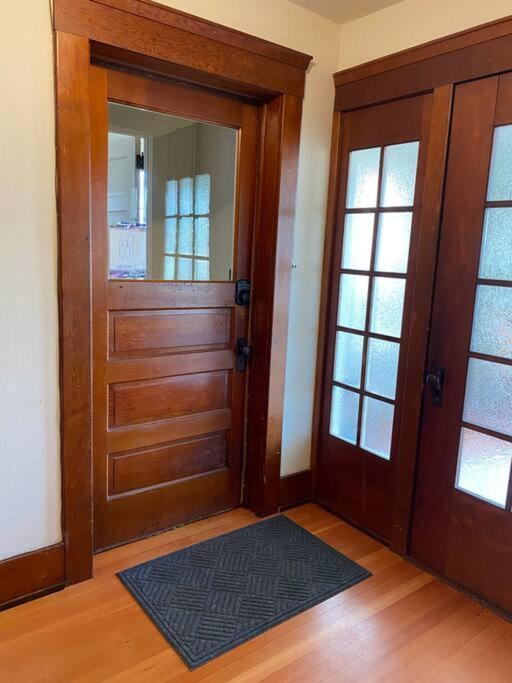 Historic Downtown Riverview Flat, No 3 Astoria Esterno foto