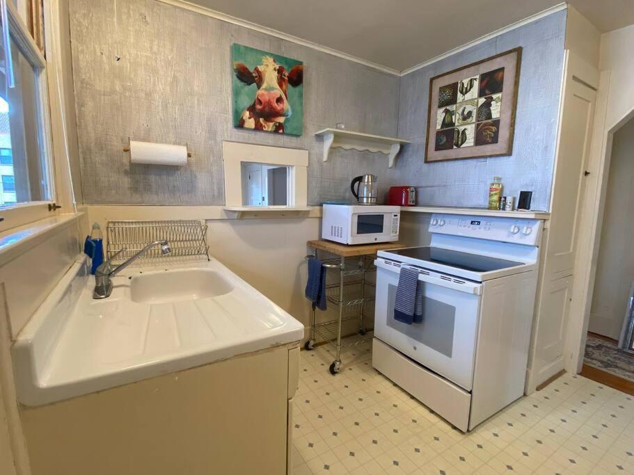 Historic Downtown Riverview Flat, No 3 Astoria Esterno foto