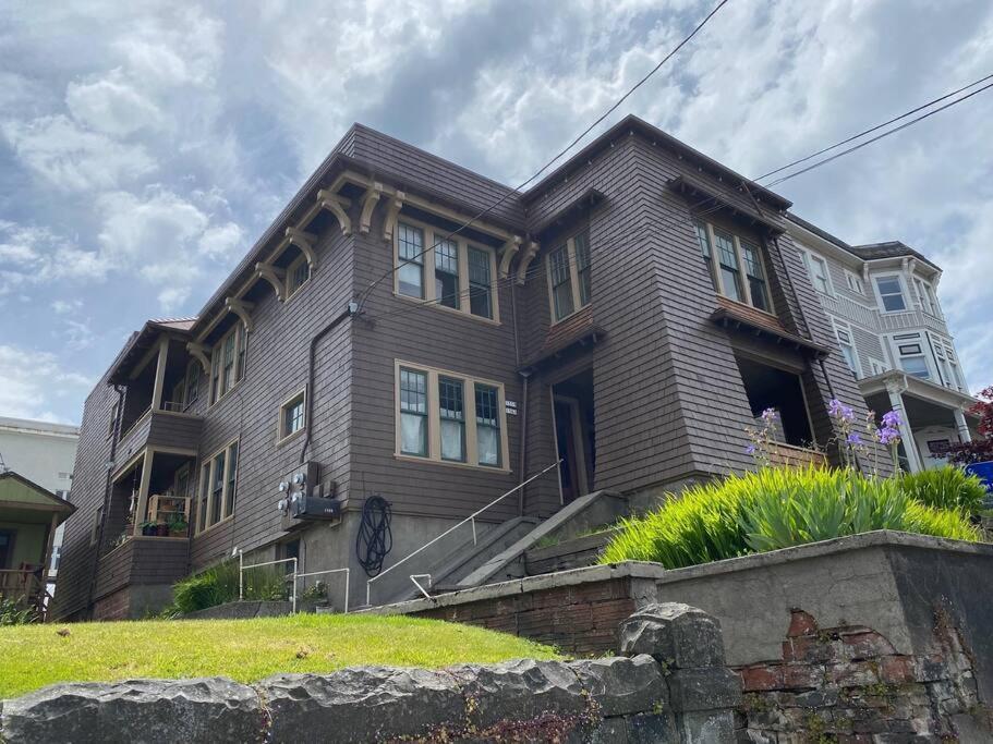 Historic Downtown Riverview Flat, No 3 Astoria Esterno foto