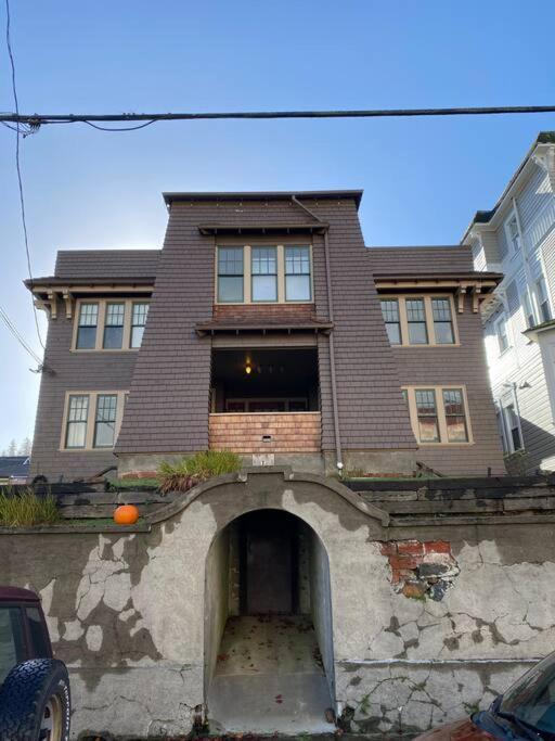 Historic Downtown Riverview Flat, No 3 Astoria Esterno foto