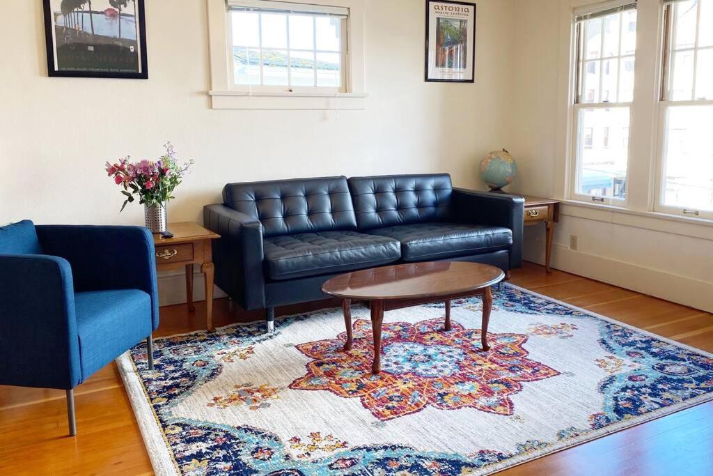 Historic Downtown Riverview Flat, No 3 Astoria Esterno foto
